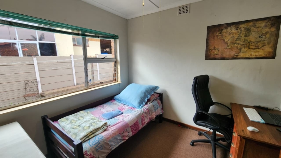 5 Bedroom Property for Sale in Vredenburg Western Cape